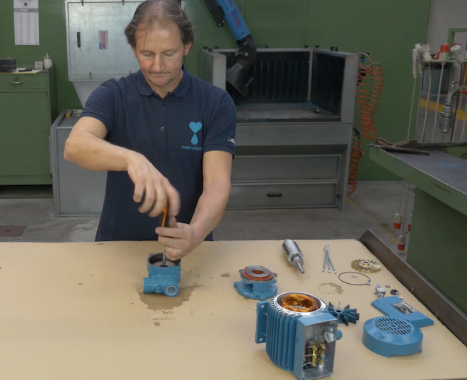 How to assemble and disassemble a CA Water Pump