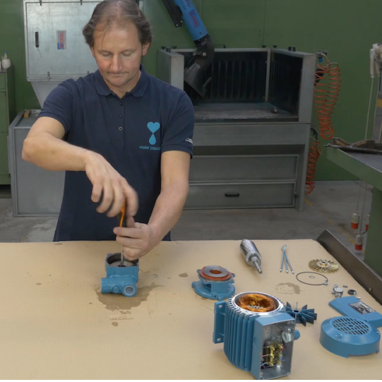 How to assemble and disassemble a CA Water Pump